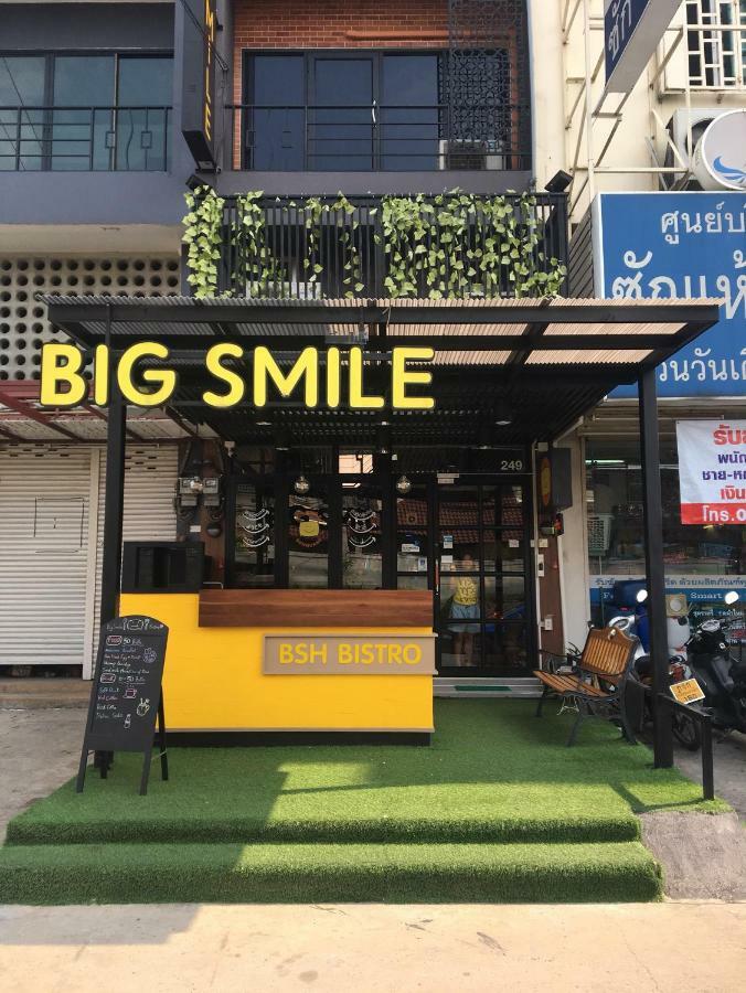 Big Smile Hotel Bangkok Exterior photo